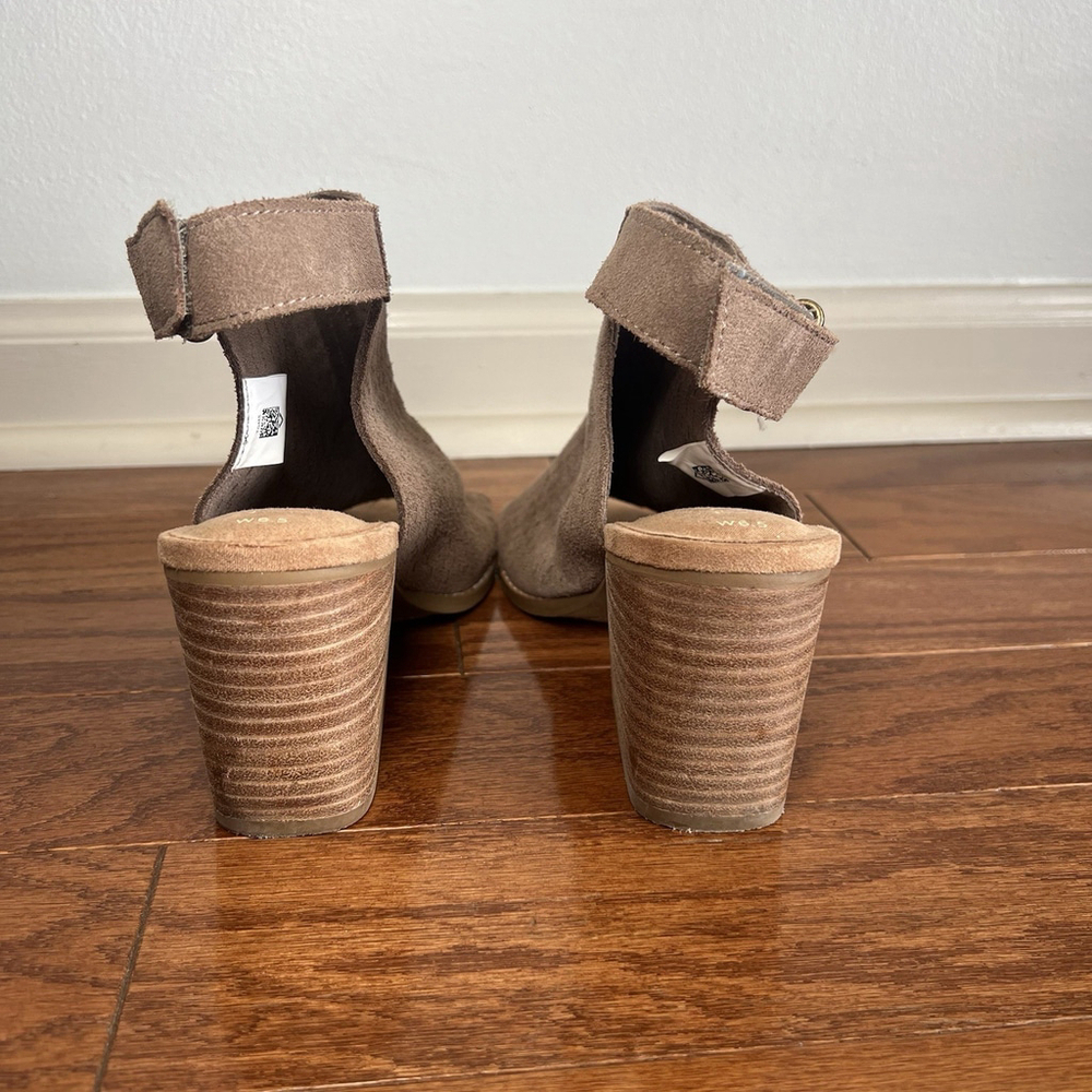 Toms Shoes Grenada Suede Chunky Heels Taupe Grey Size 6.5 Perforated Open Toe - Picture 5 of 12
